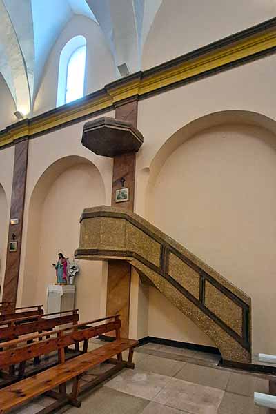 Púlpito de la iglesia © UTM Desarrollos